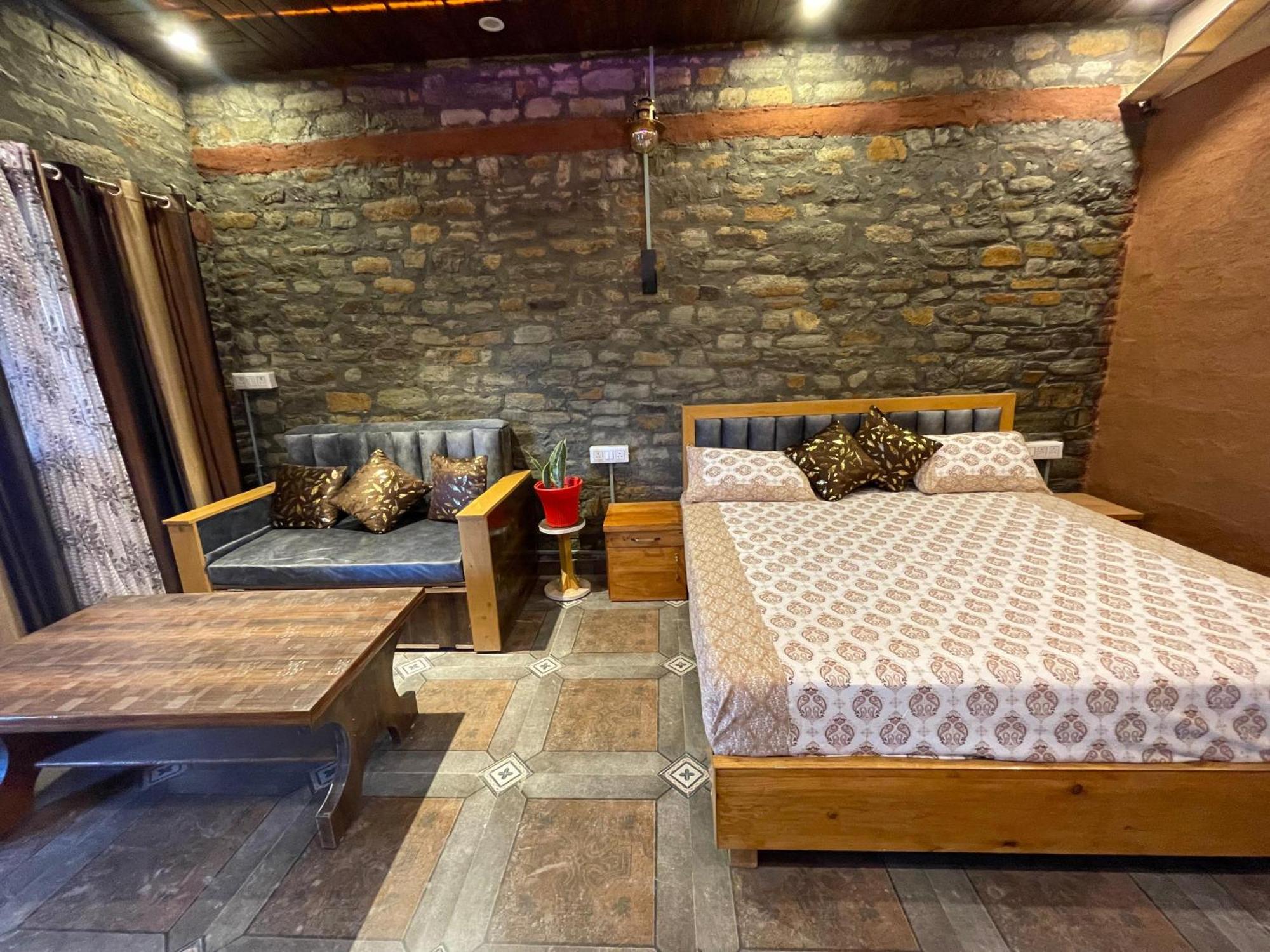 Nature Villaas Basa Homestay Pauri Kültér fotó