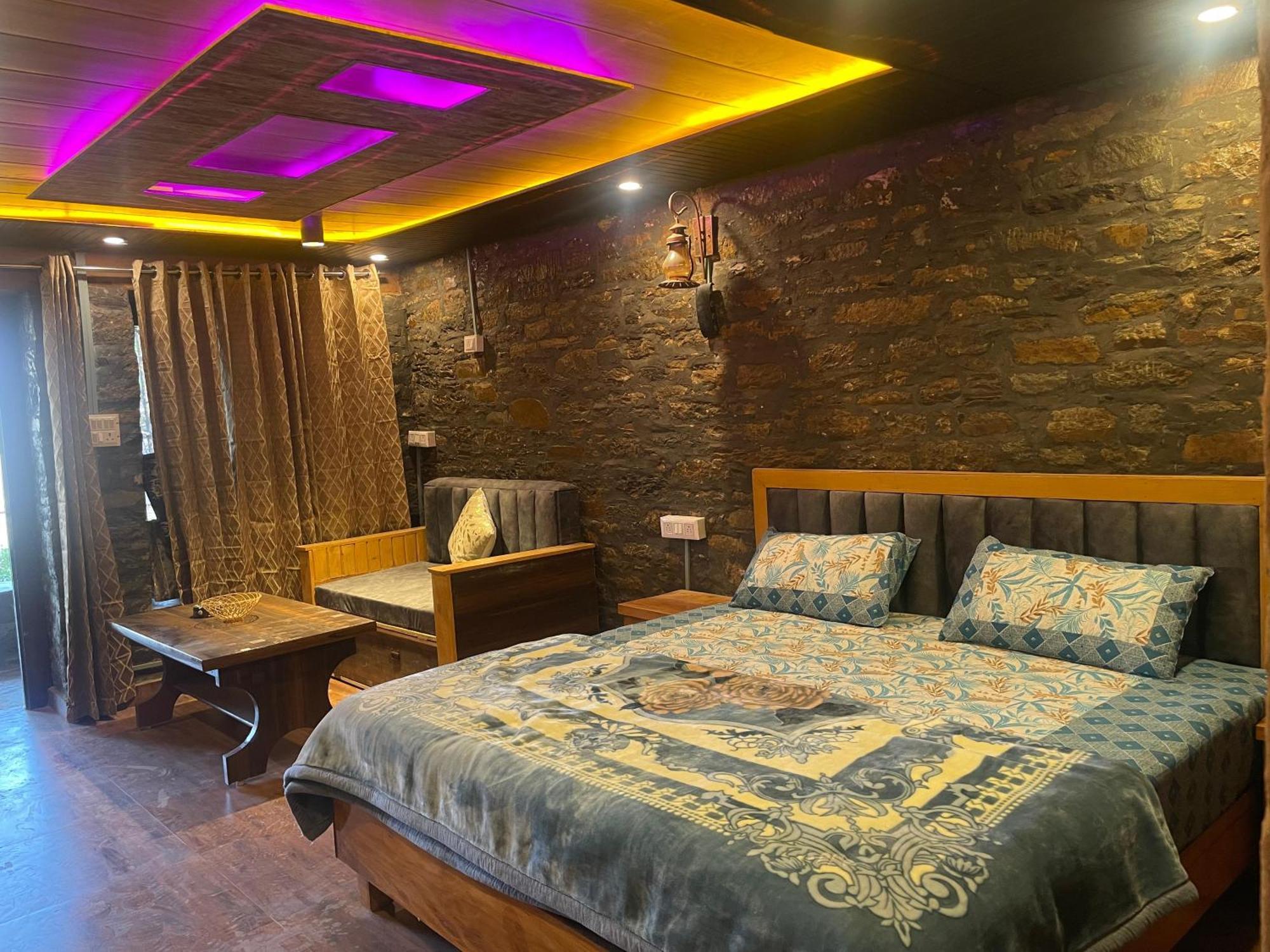 Nature Villaas Basa Homestay Pauri Kültér fotó